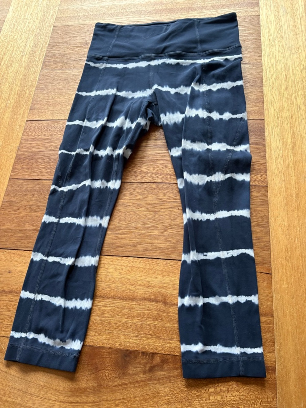 Athleta navy and white Tie-Dye Leggings